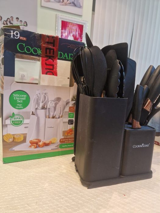 Продам кухонный набор