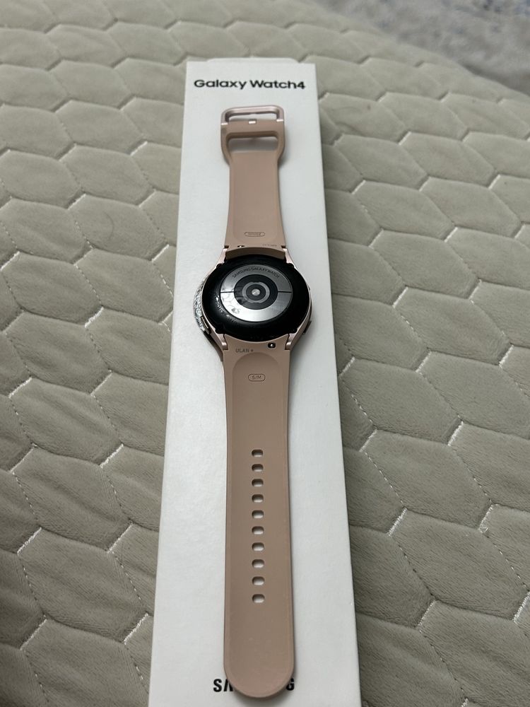 Смарт часы Galaxy Watch 4