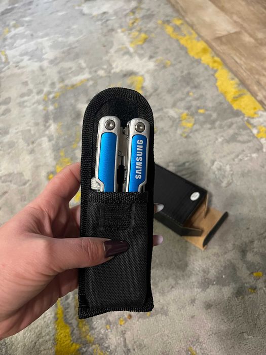 Multitool pliabil Samsung