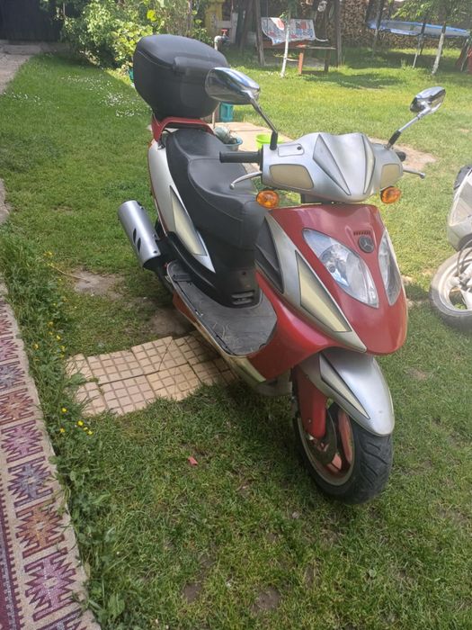 Vand scuter 125