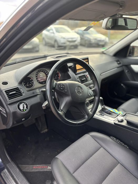 Mercedes c-class 320v6