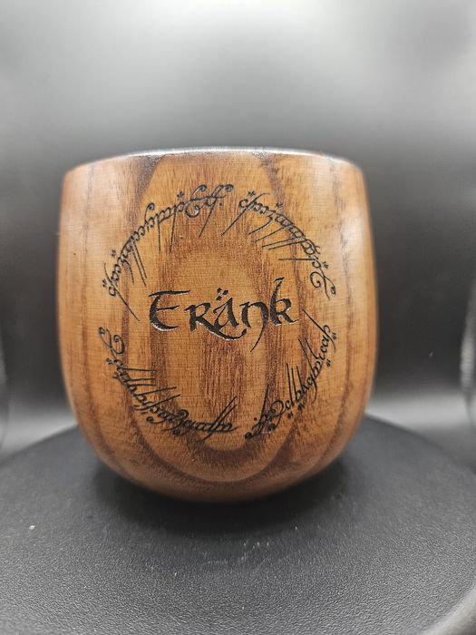 Дървена чаша за уиски. Персонализирана по Ваш избор.