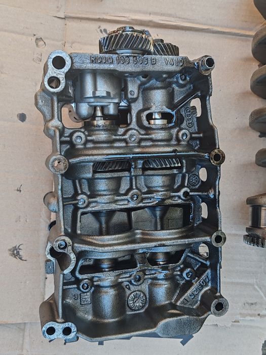 Pompa Ulei Audi A4 B7 2.0 TDI BPW BLB BNA BRE BRF BVF BVG BVA BRD 2005