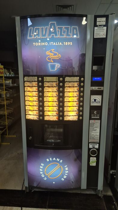 Вендинг машини Зануси Зенит капсули Лаваца и зърна