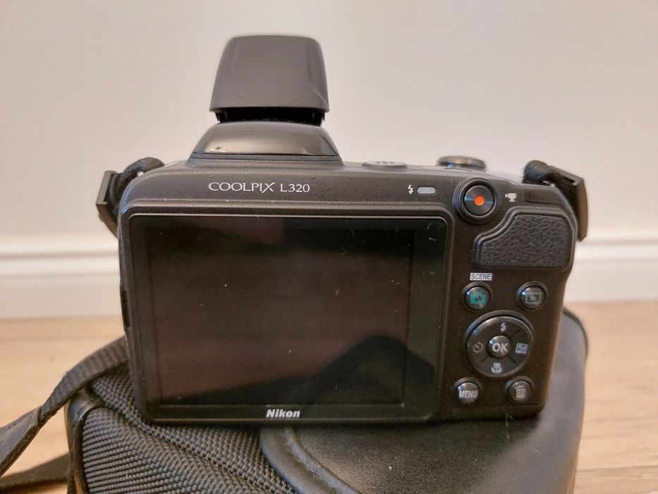 Aparat foto digital Nikon COOLPIX L320, 16.1MP, Black