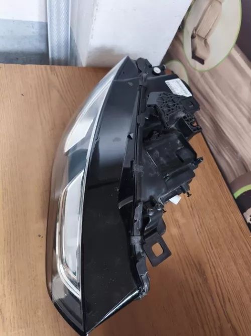 Set faruri Audi A5/ A4 B8 facelift Bi-xenon + LED.