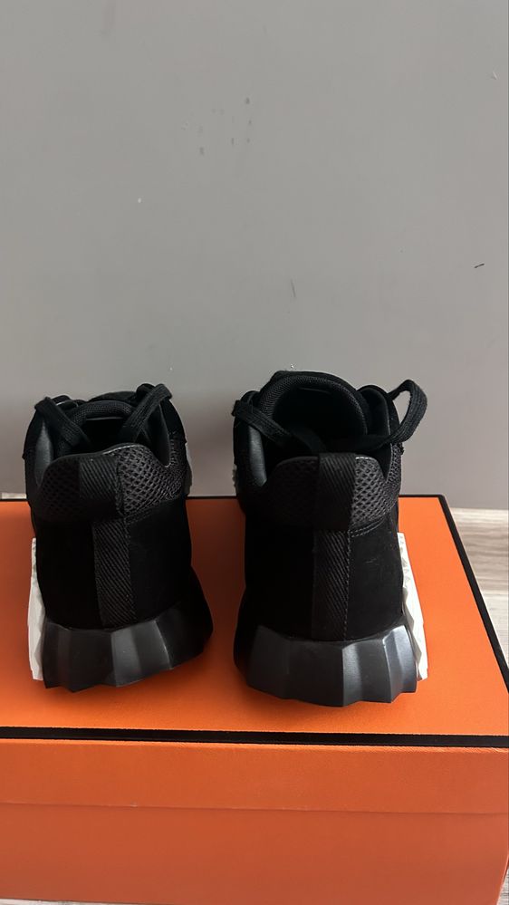 Черни Hermes bouncing H обувки 43 номер (28см)