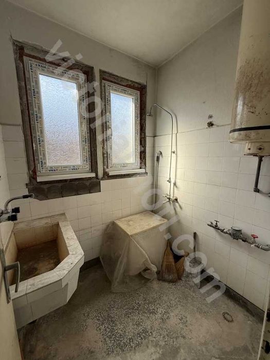 Продава се Четиристаен апартамент в Велико Търново, Център - 175 кв.м за 972 €/кв.м - Снимка #12