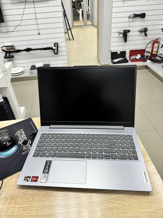 Lenovo Ideapad Slim 3 TM79
