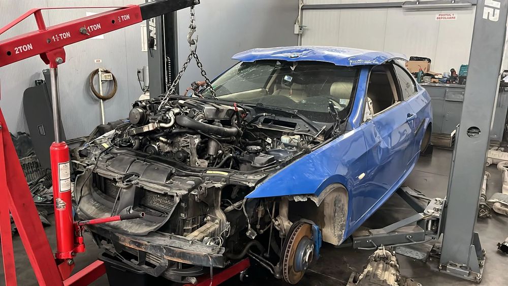 Dezmembram BMW E92 330D Xdrive an fabricatie 2009