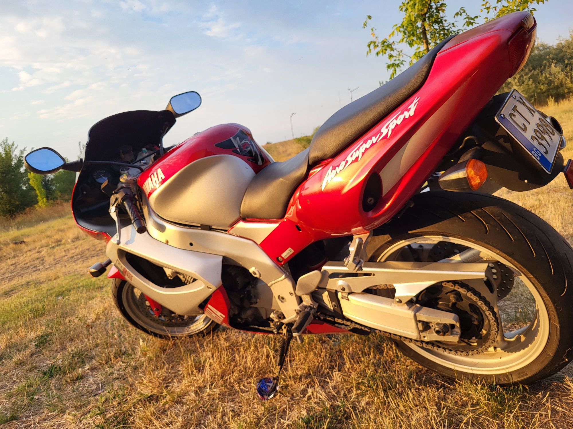 Yamaha YZF 1000 R