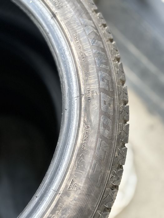 Продаю зимнюю шину почти новая