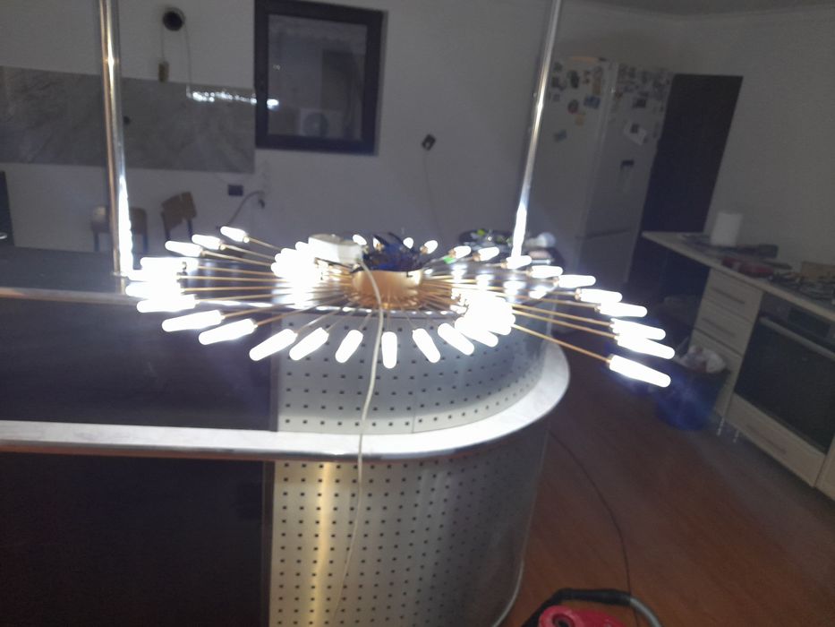 Vând candelabru nou