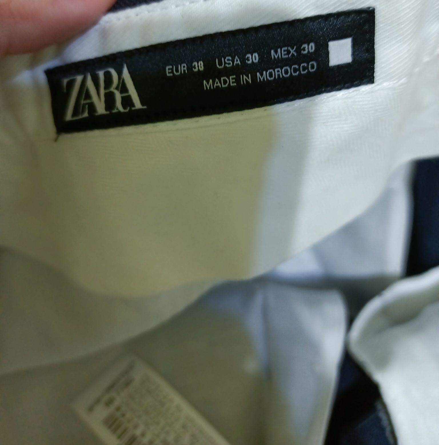 Pantaloni Zara  .