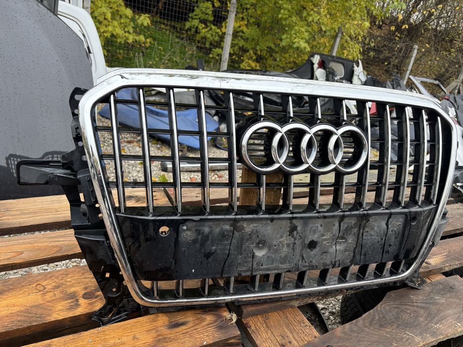 Решетка Audi Q5