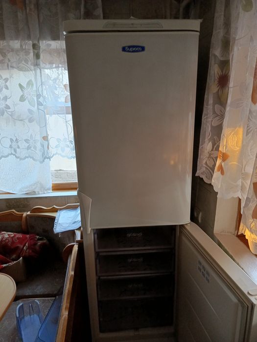 Холодильник Бирюса