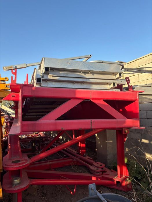 Кран башенный строительный