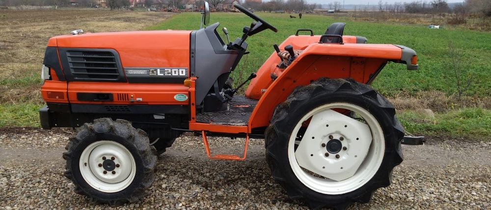 Vând tractor Kubota GL200 4x4 servodirecție