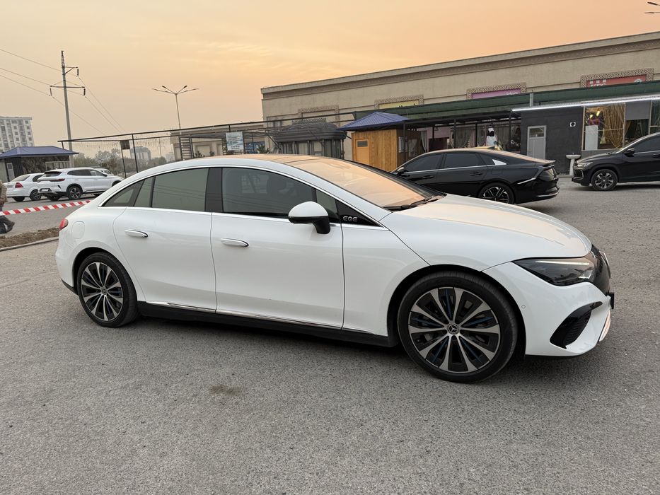 Mercedes-Benz EQE 350+