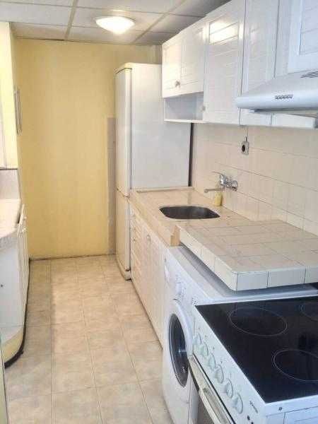 Дава се под наем Двустаен апартамент в Бургас, Лазур - 67 кв.м за 357 € - Снимка #1