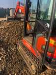 Miniexcavator cu operator – disponibil 24/7 în Iași + județe vecine