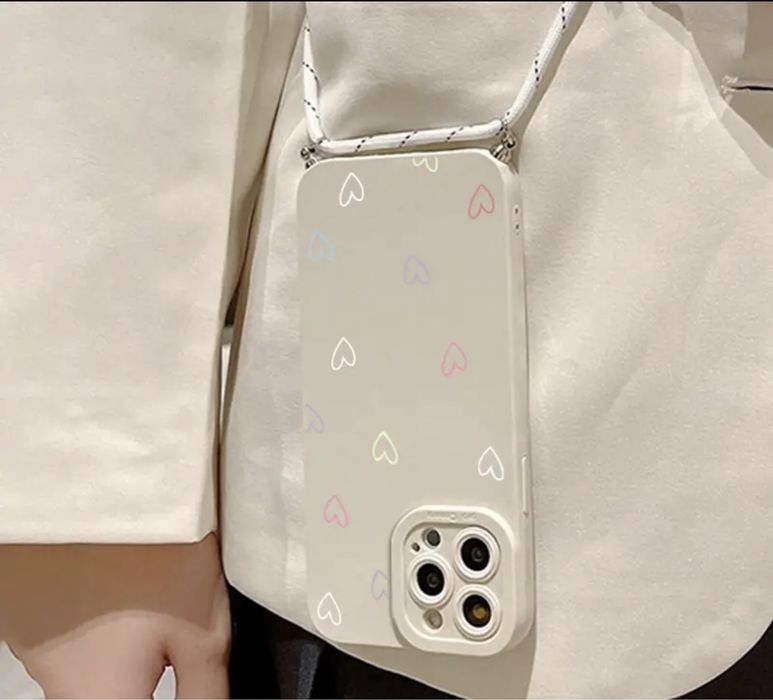 Чехол на завязке на iPhone15