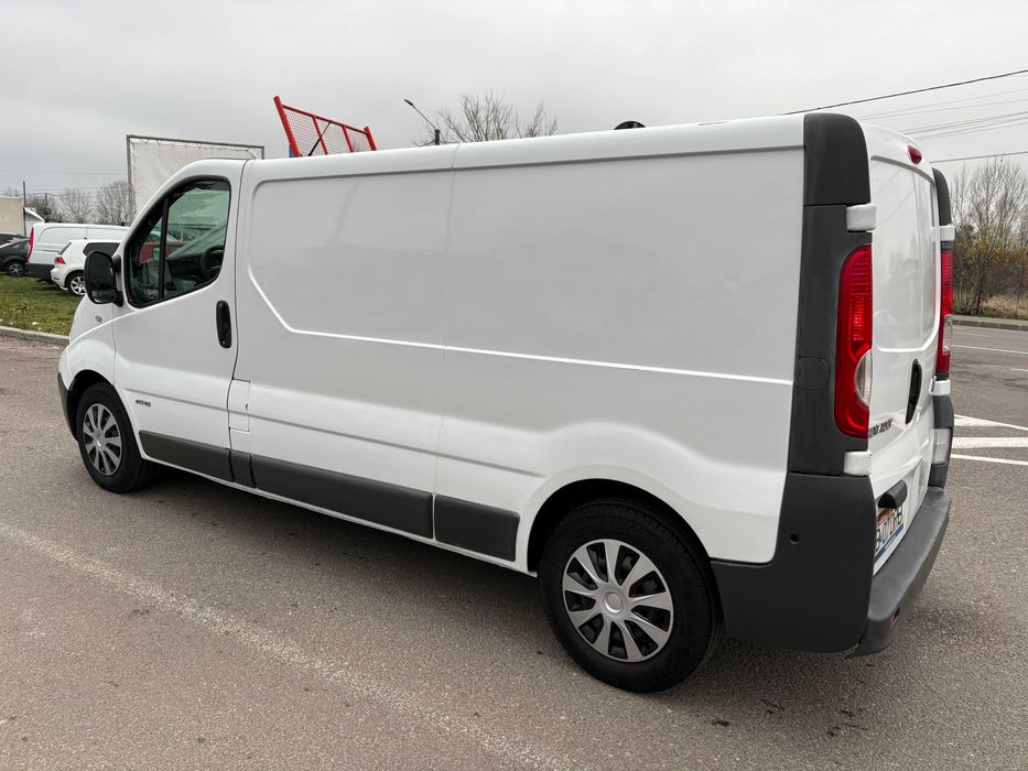 RENAULT TRAFIC 2.0 dci 2008 Euro 4 model LUNG PRIMUL Proprietar de nou