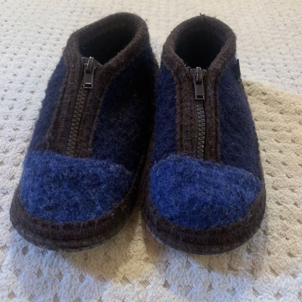 Papuci lana Melton de casa