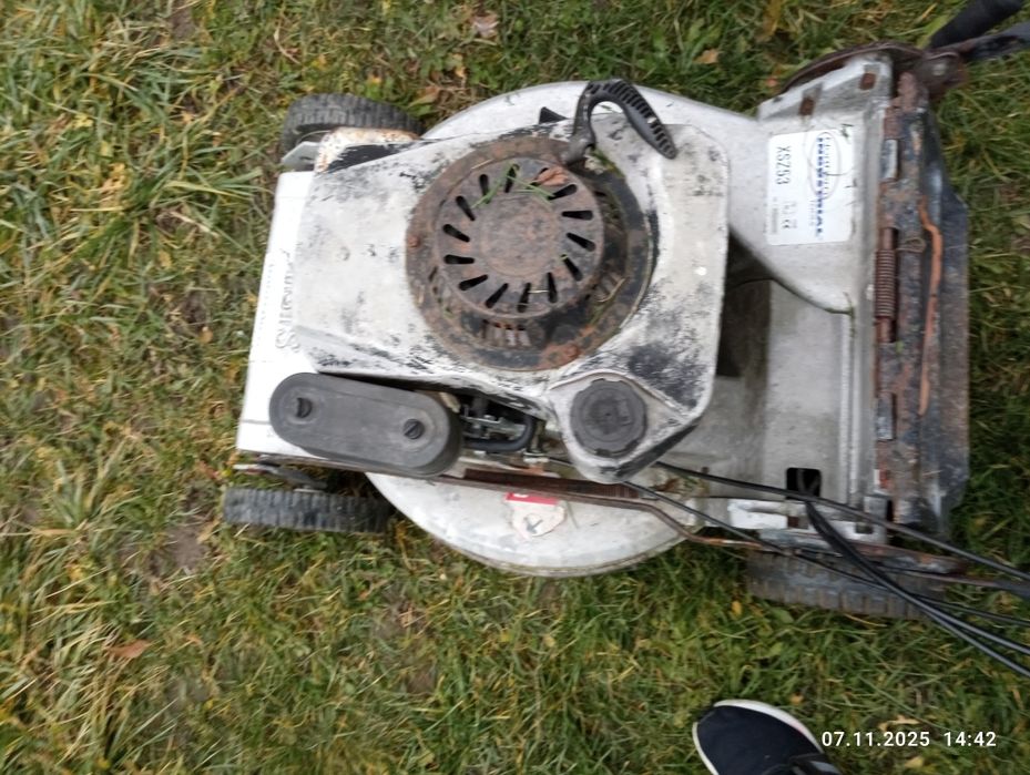 Mașina de tuns iarba cu tracțiune cardan