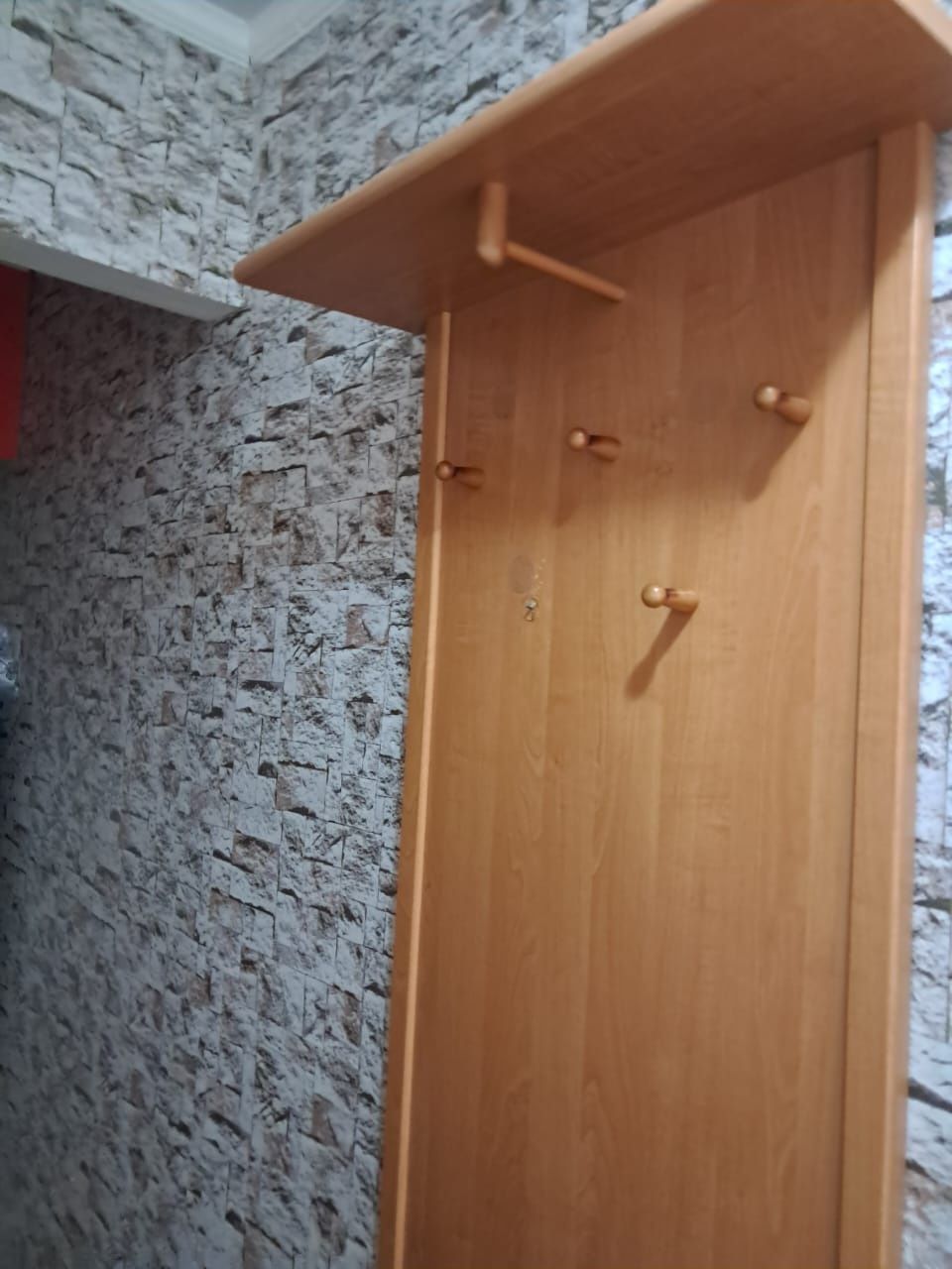 Продам прихожую  с зеркалом