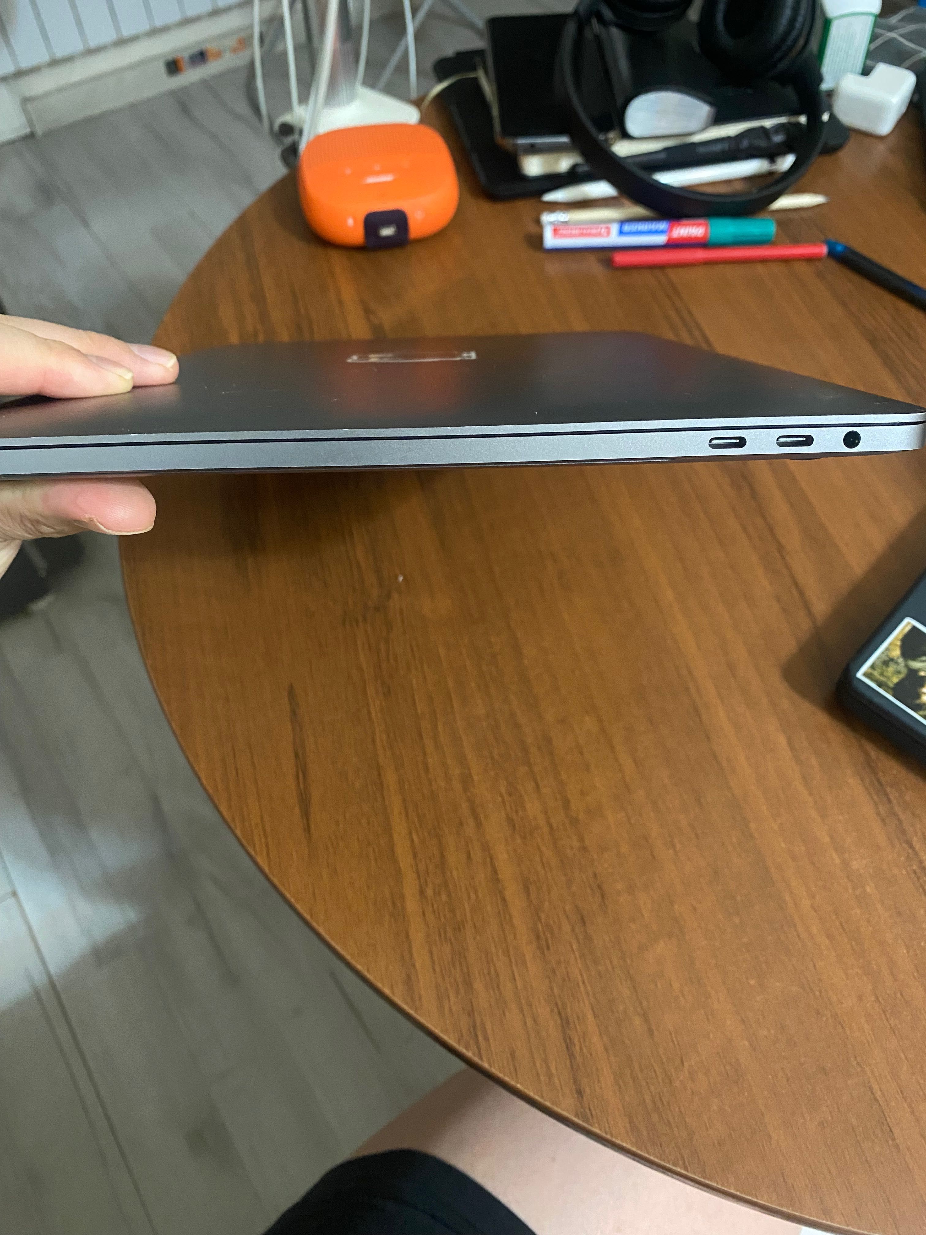 MacBook Pro 15 inch 2019 i9/16GB/512