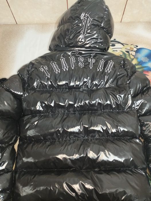 Vând geaca Trapstar