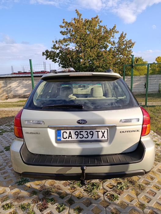 Продавам Subaru Outback