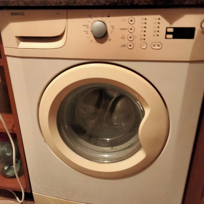 Стиральная машина и холодильник  недорого 
Холодильник рабочий, толь