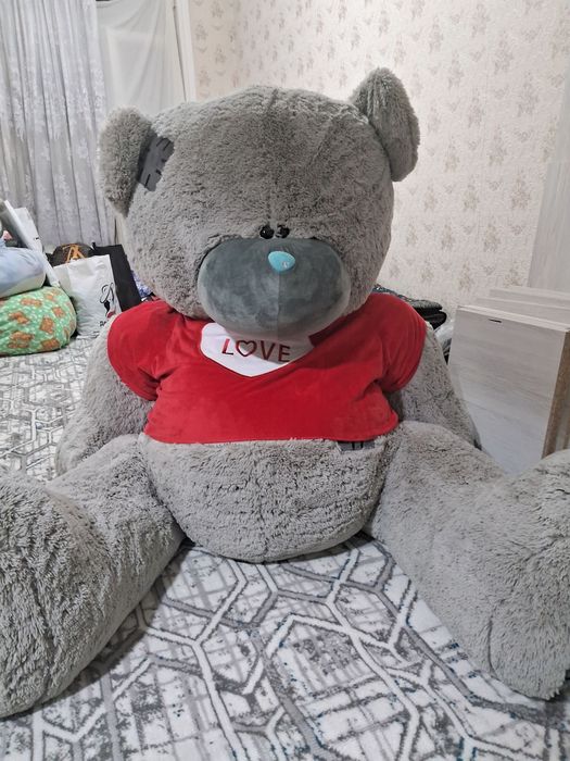 Продаётся большой плюшевый мишка! Katta yumshoq ayiq sotiladi!