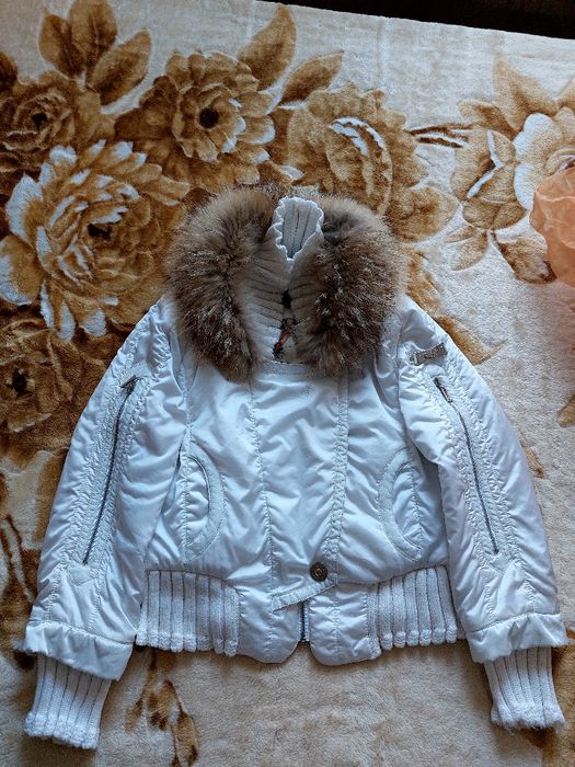 Продам женскую куртку