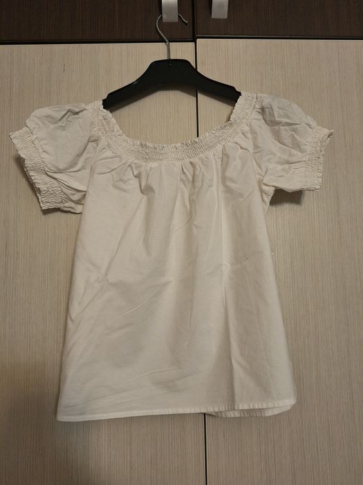 Top alb, scurt, vaporos