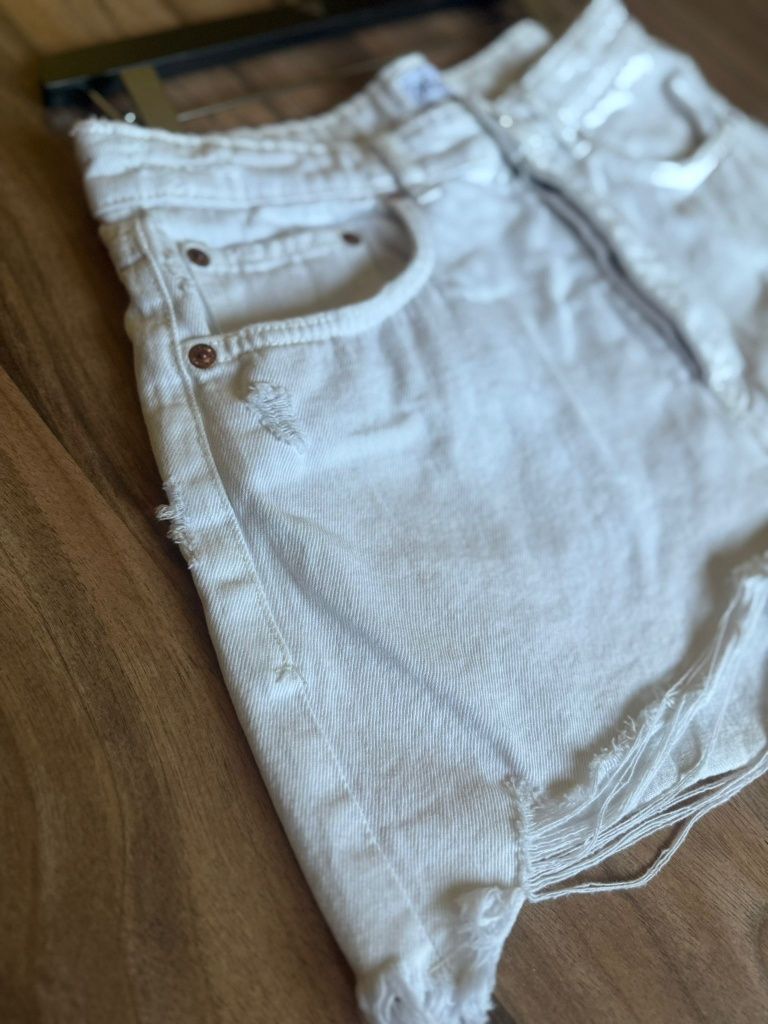 Бели дънкови къси панталони ZARA