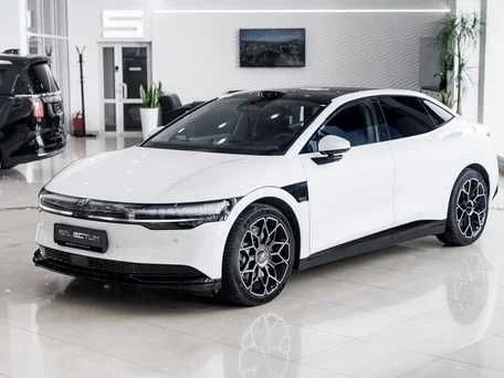 Zeekr 007 2 ta motor 5 yil garantiyasi bilan