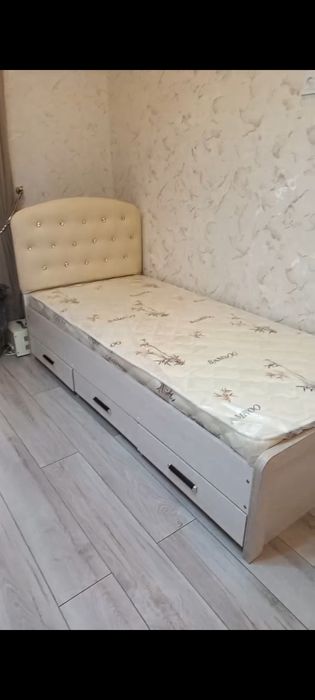 Продам 2 новые кровати заказные