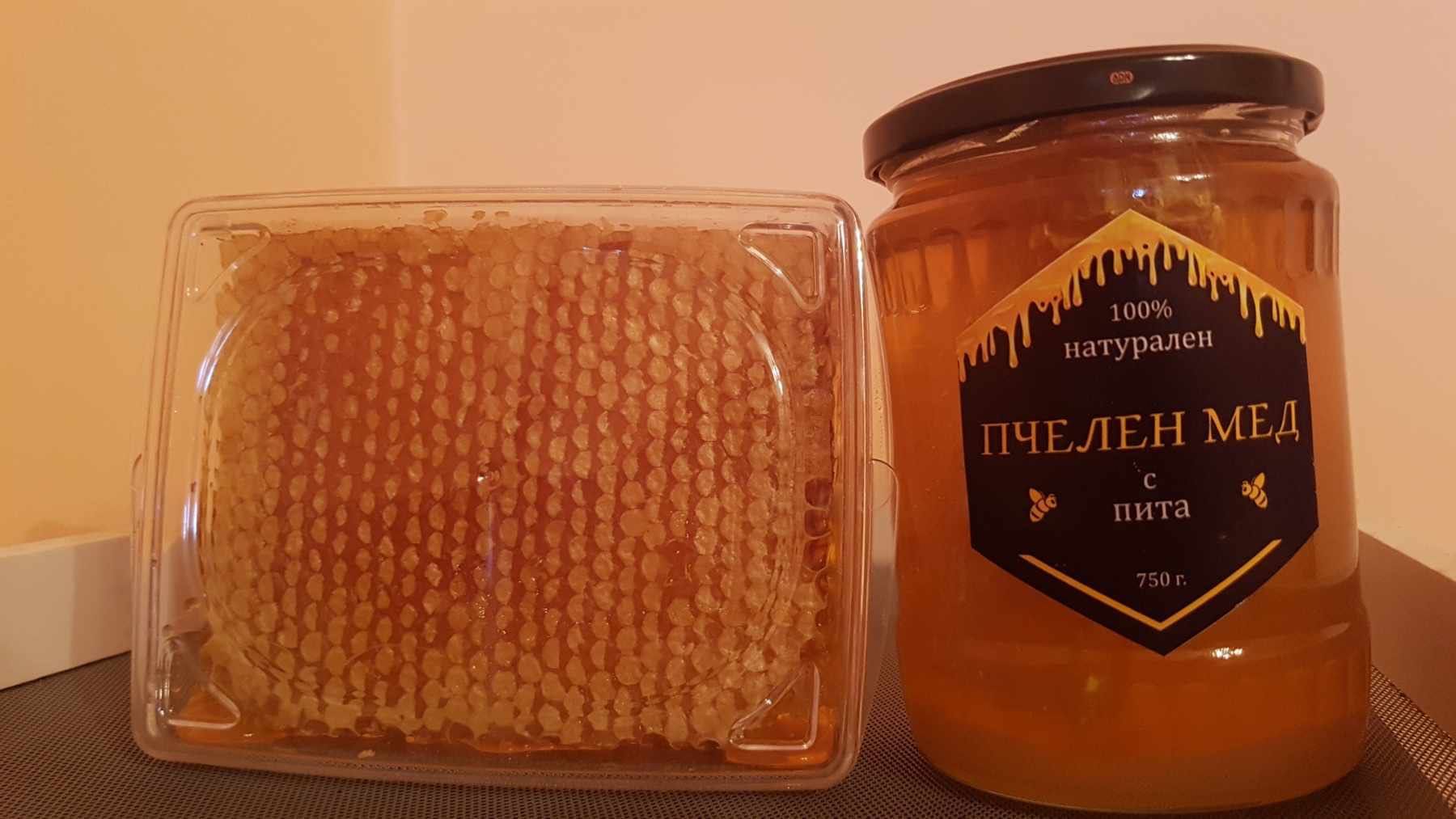 Екологично чист пчелен мед