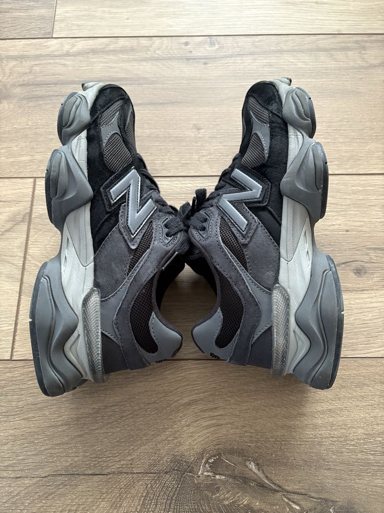Оригинални New Balance 9060 , черни, мъжки, 44 номер