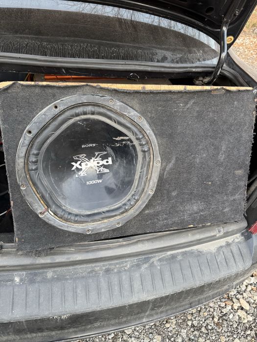 продам сабвуфер с усилителем