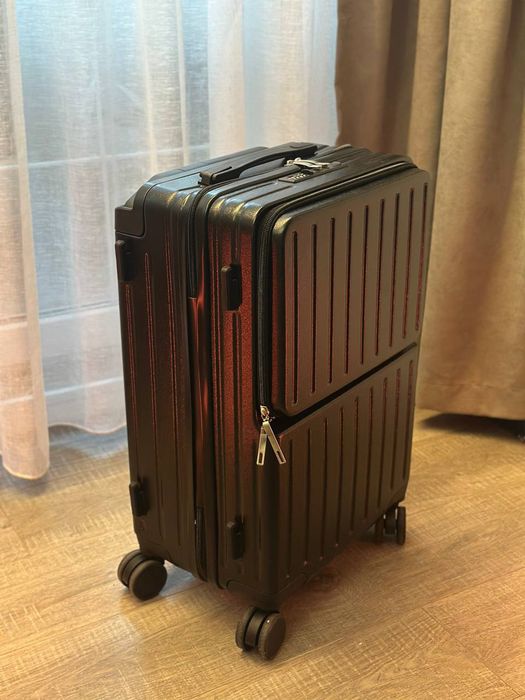 Чемодан Lumino M 52л