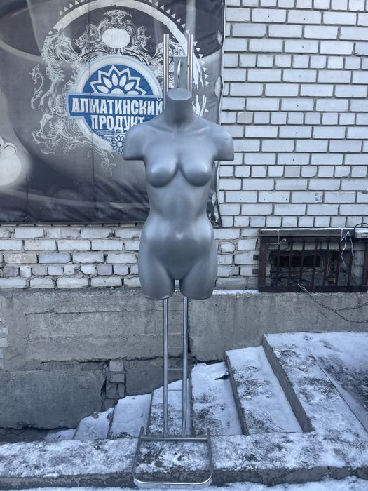 продам маникены со стойкой