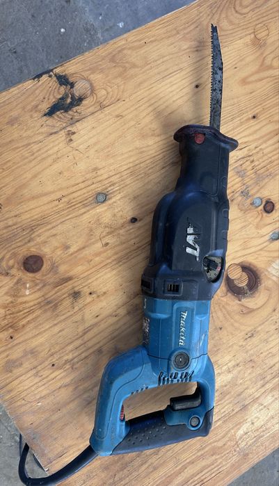 Fierăstrău  Makita JR3070CT