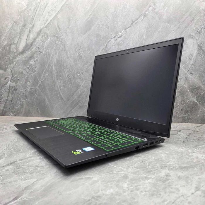 HP Pavilion Gaming Laptop 15-cx0xxx / 16GB RAM / 1TB disc + 500gb SSD