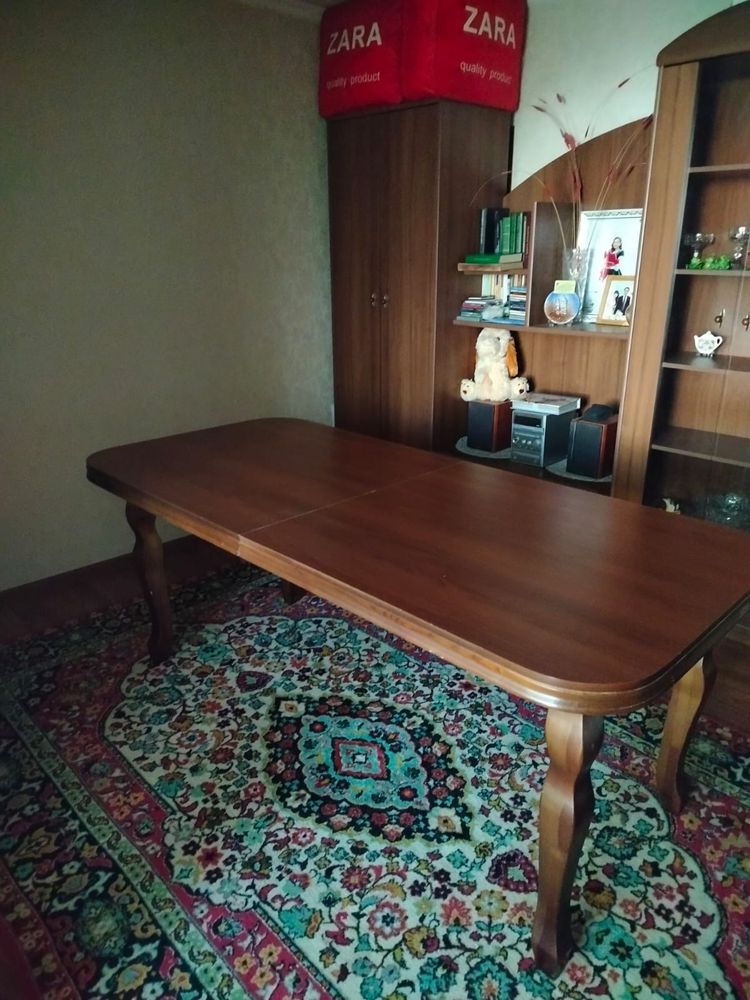 Стол для гостиной
