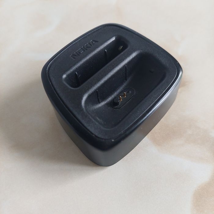 Vând stand de încărcare NOKIA (dock station) model DT-8 pentru 8800