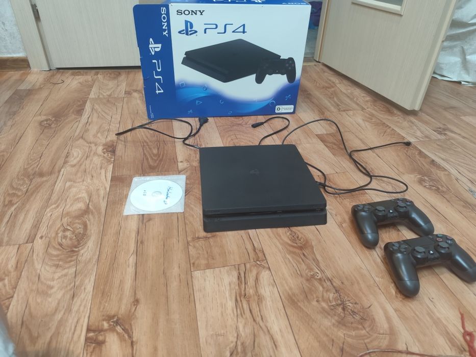 Продам пс4 слим 1 тр взломанная